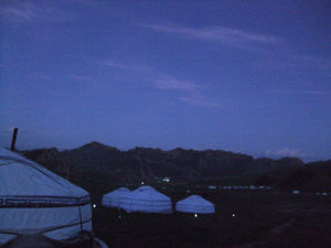 モンゴル再訪２１－宵のゲル・キャンプ